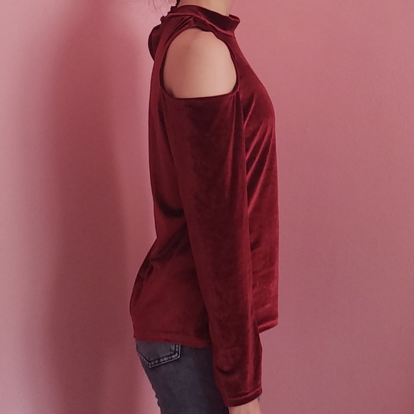 Love by Chesley opened shoulder velvet red vine top. Size Xlarge - Picture 2 of 8